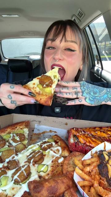 @ItsHungryAmber