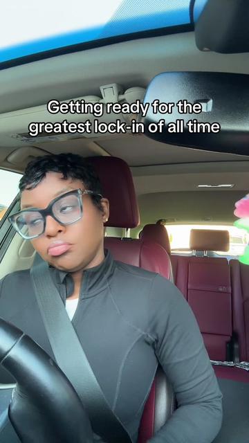 @Dymond_Denee