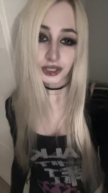 @kisswnnyc