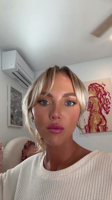 @annieknight28