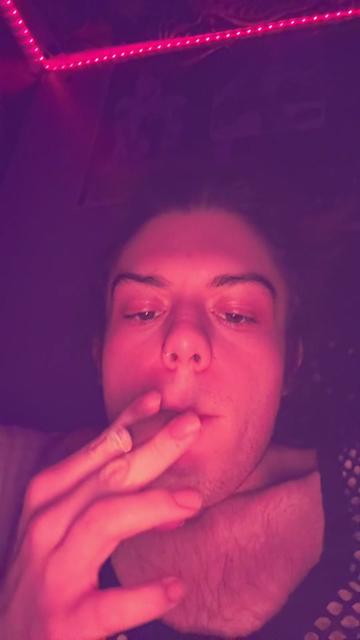 @lilh0m0fr