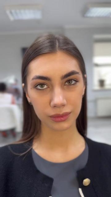 @elinabrows