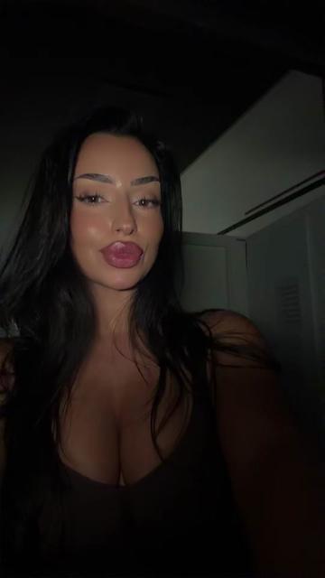 @&Aacute;gata Marques