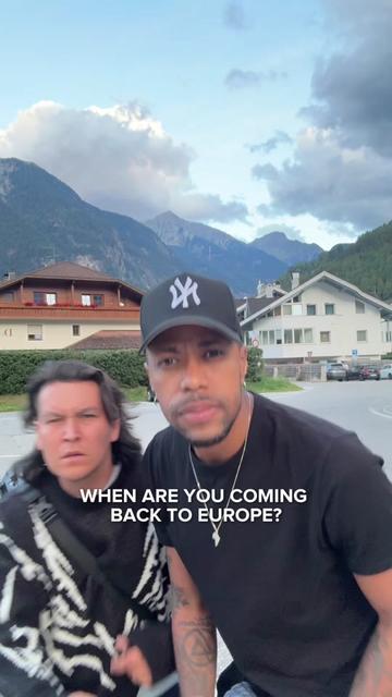 @Neon Dreams