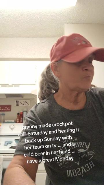 @granny at kitchen table 🎼🎵❌️