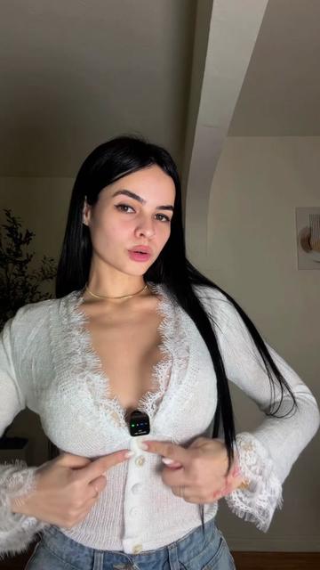 @Adrianna🦋