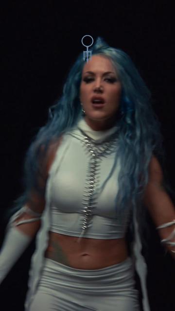 @Alissa White-Gluz