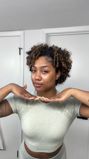 @curlybeviie