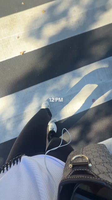 @ellie k