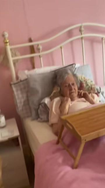 @Dan And Her Nan