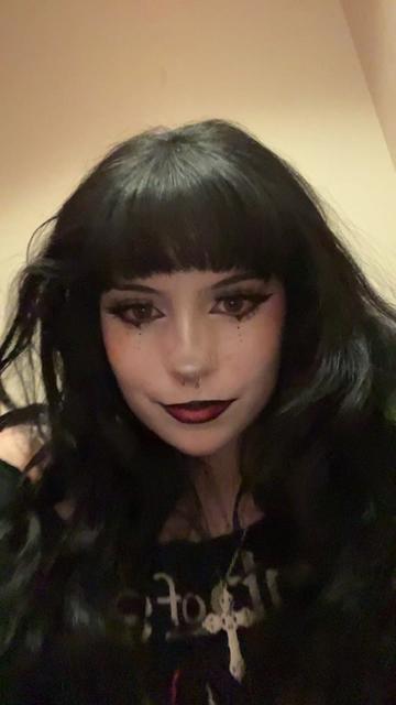 @𖣂