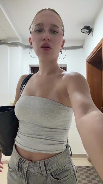 @𝒜.𝒱.