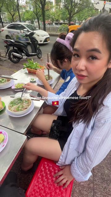 @JULIA QUYNH