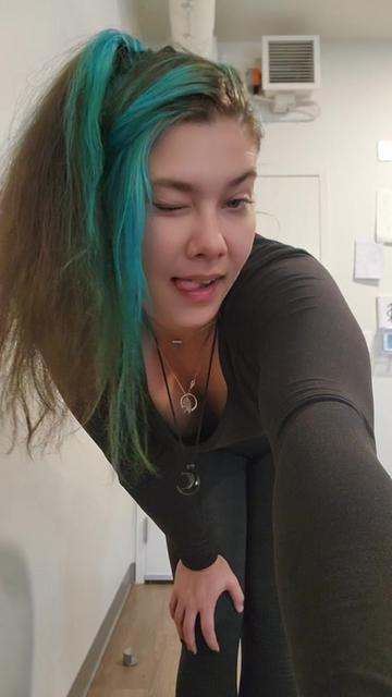 @Thegirlwiththecursemark
