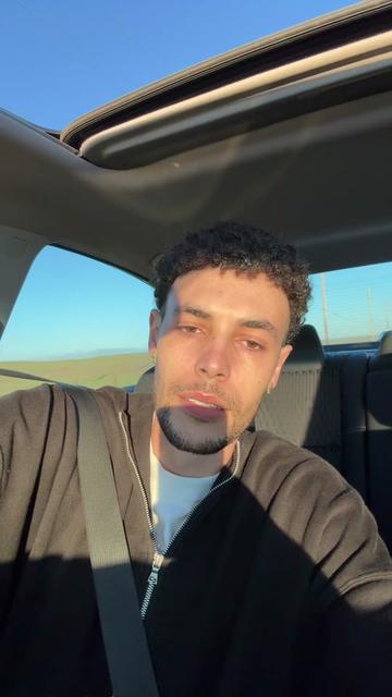 @Chrisbucketz