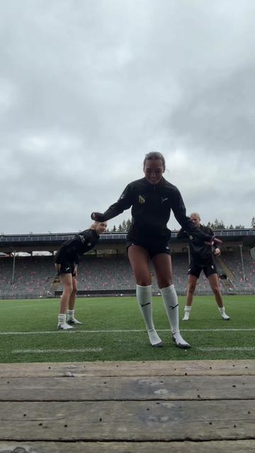 @OLIVIA JONSSON