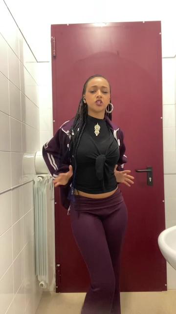 @In_daiana_jones