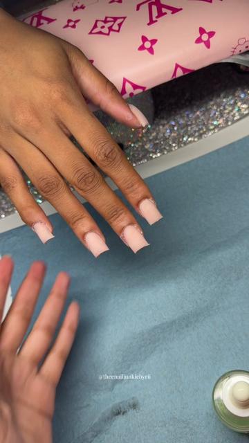 @Rihanna | KCMO Nail Artist
