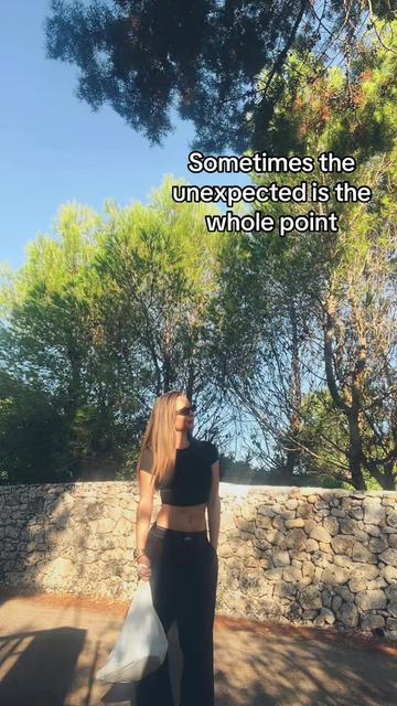 @sydneyerinfox
