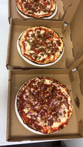 @DeCubapizzeria