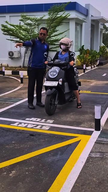 @INDUNG ANANDA KURSUS MENGEMUDI