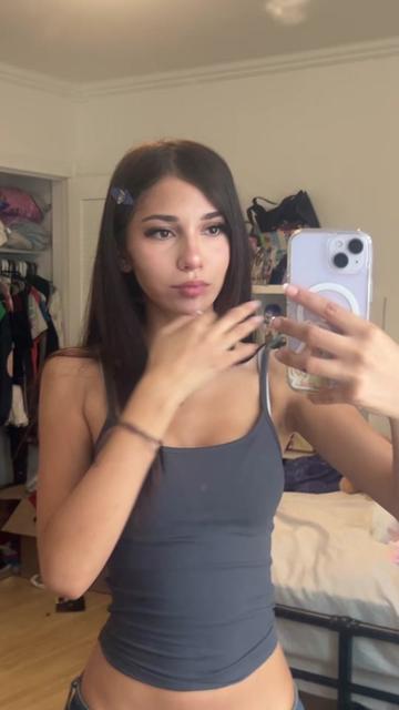 @2alyssx