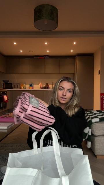 @Oliviaacarterr