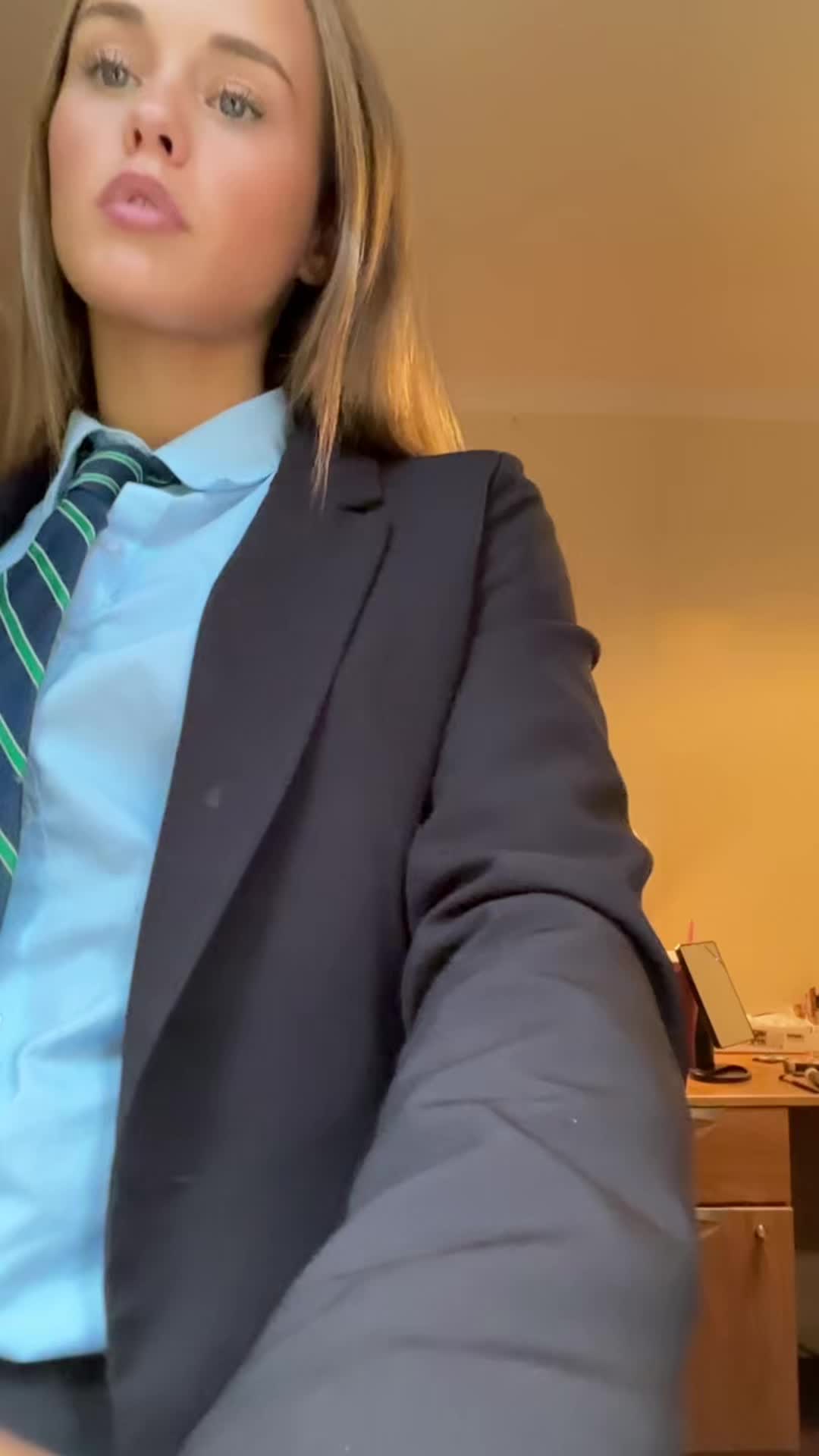 @️