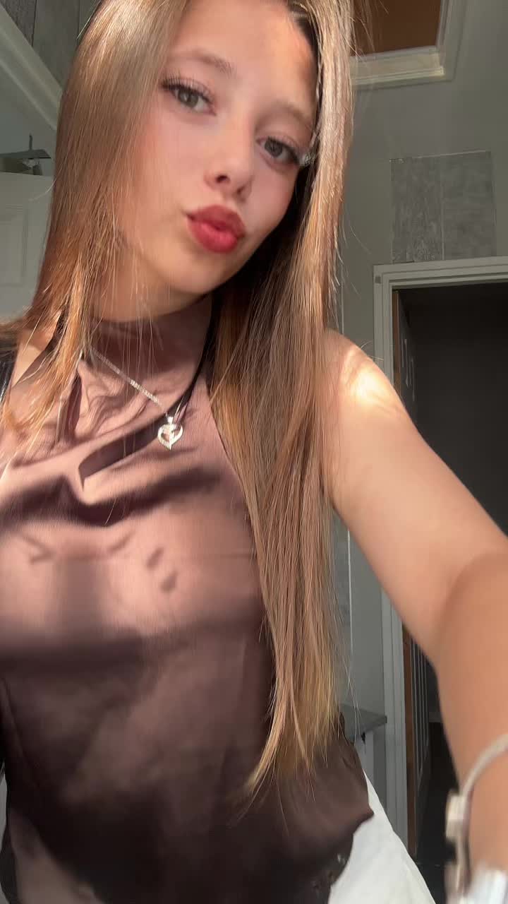 @𝐡𝐨𝐥𝐥𝐢𝐞ꨄ