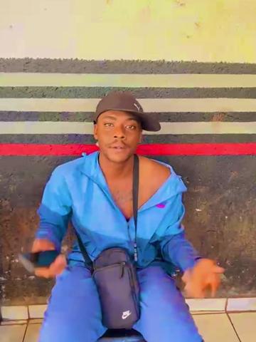 @Leblesser via LnB705
