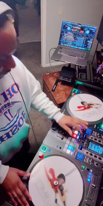 @Hi I’m Dj Smitty 👋🏾
