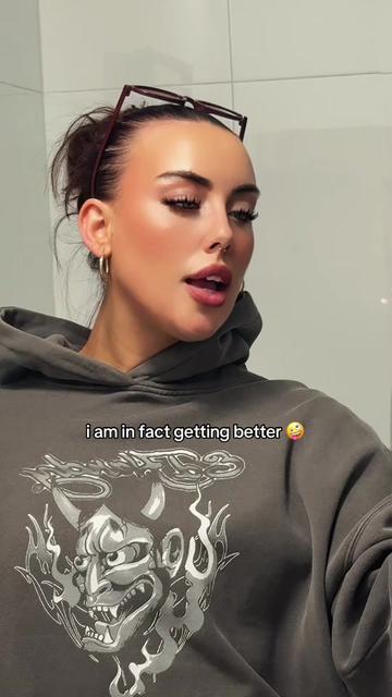 @LEASHBIAN 😈