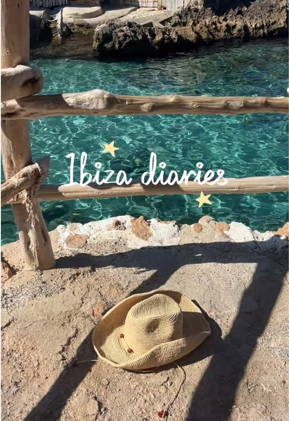 @Aimee Bell - Travel & Life