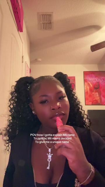 @QUEENGIGGLES