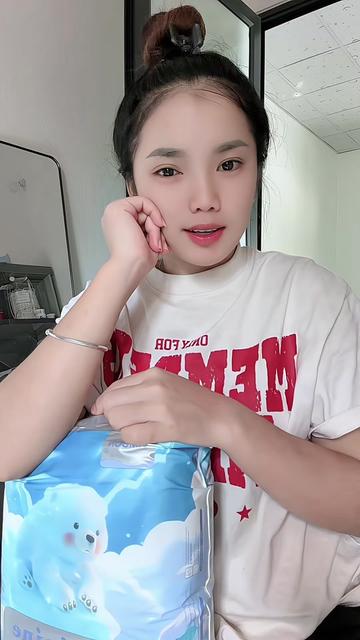 @Hoàng Yến 🌹