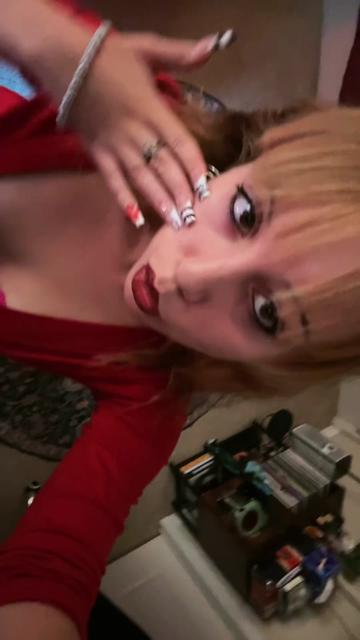 @Femme Rouge!