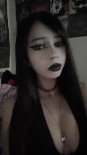 @𝔇𝔞𝔫𝔦𝔢𝔩𝔩𝔞 🧛🏻&zwj;♀️🦇