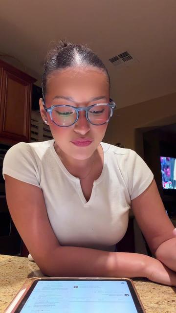@Alejandra 🦢