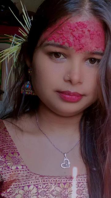 @👑pinky pahari 🍁💚🥀