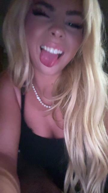 @Valianna Rose