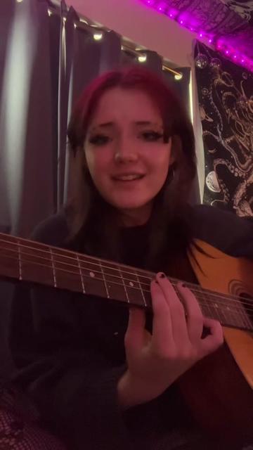 @Julez 🙀 🎸