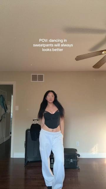@𝓔𝓶𝓲𝓵𝔂
