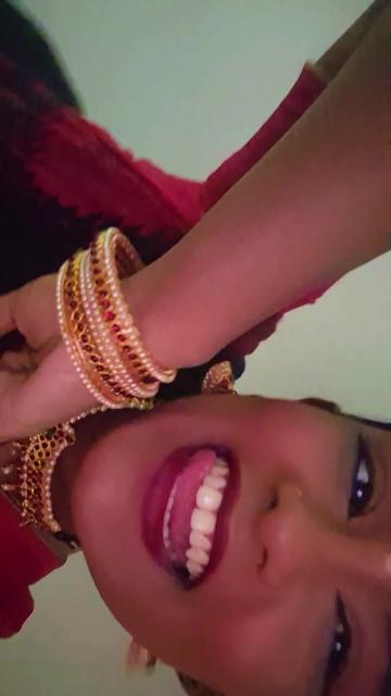 @itsvithia