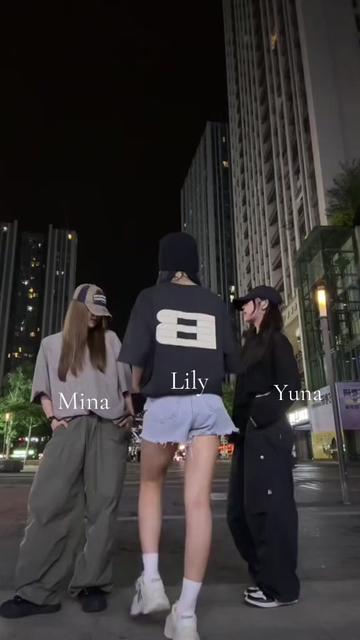 @Lily🖤