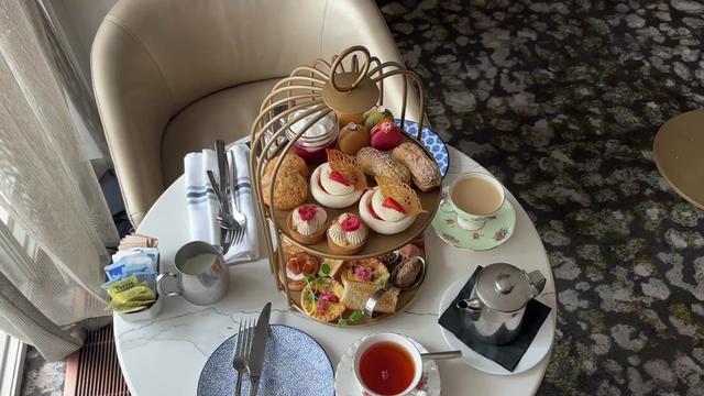 @The Queen of Afternoon Tea 🫖