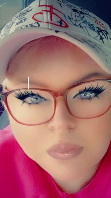 @Itsmedeedee