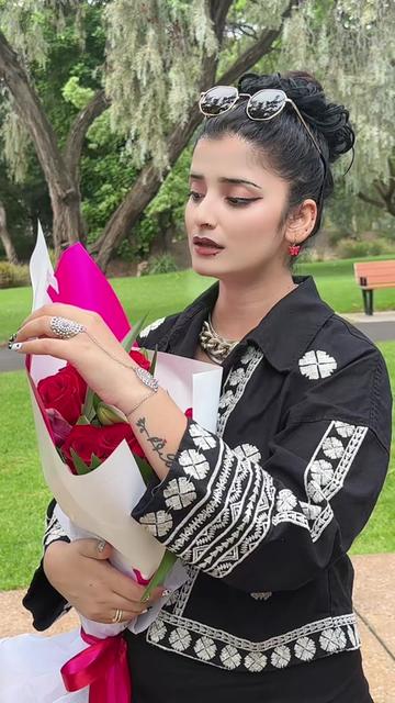 @KayaPaudyal10💔🖤