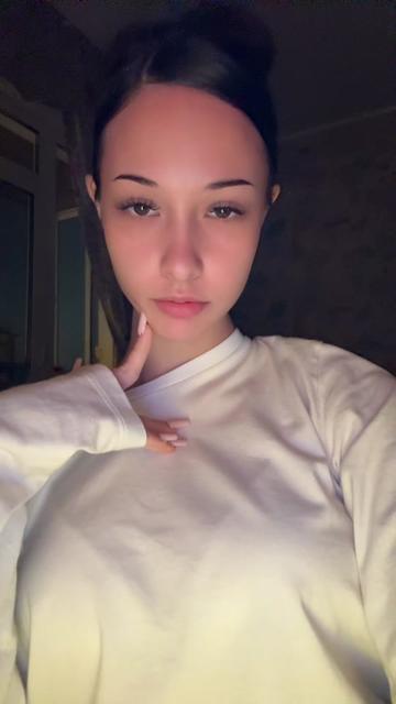 @𝓇𝒾𝓈𝓈𝒽𝒶🤎