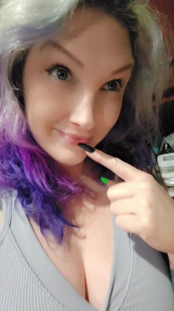 @TheMoistQueen ®️