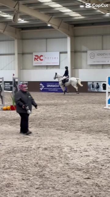 @amelia_showjumping2